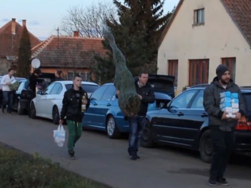Megható BMW-s összefogás karácsonykor